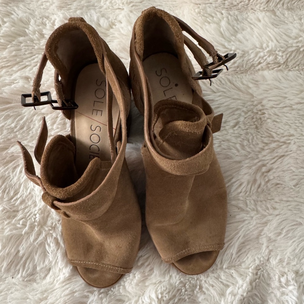 Sole Society Women's Brown Suede Heels